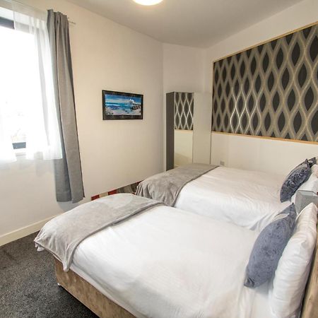 Ideal For Groups - Modern 2 Bedroom Apartment - Free Parking, Transit Links, Close To Stadiums Manchester Kültér fotó