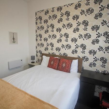 Ideal For Groups - Modern 2 Bedroom Apartment - Free Parking, Transit Links, Close To Stadiums Manchester Kültér fotó
