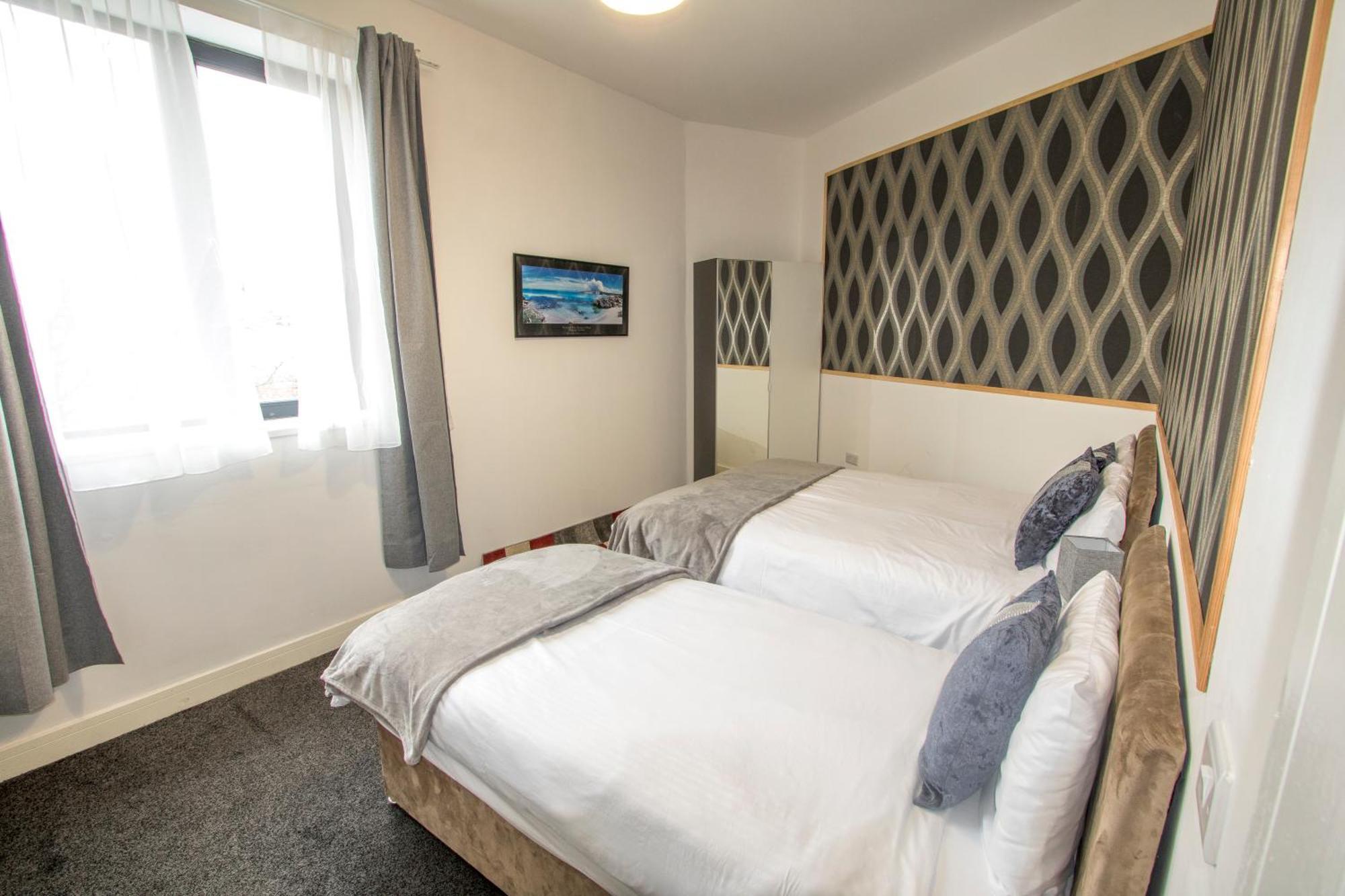 Ideal For Groups - Modern 2 Bedroom Apartment - Free Parking, Transit Links, Close To Stadiums Manchester Kültér fotó